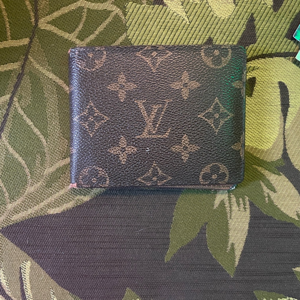 Louis Vuitton Bi Fold Wallet